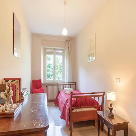 Three-bedroom In -pg- Apartment Assisi