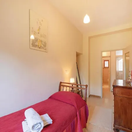 Three-bedroom In -pg- *