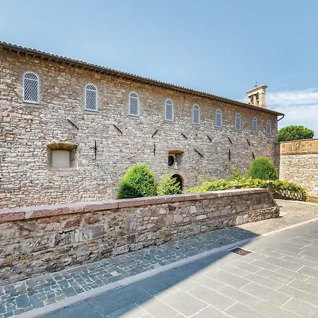 Three-bedroom In -pg-