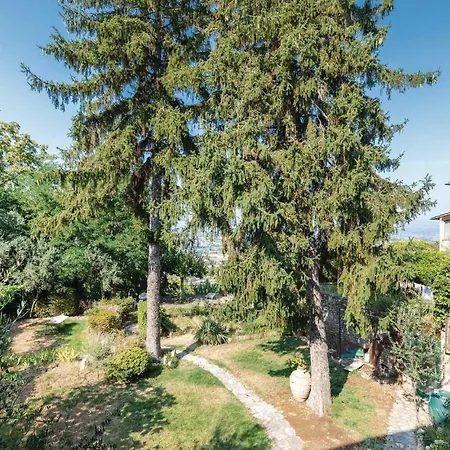 Three-bedroom In -pg-