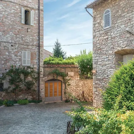 Three-bedroom In -pg- Apartment Assisi