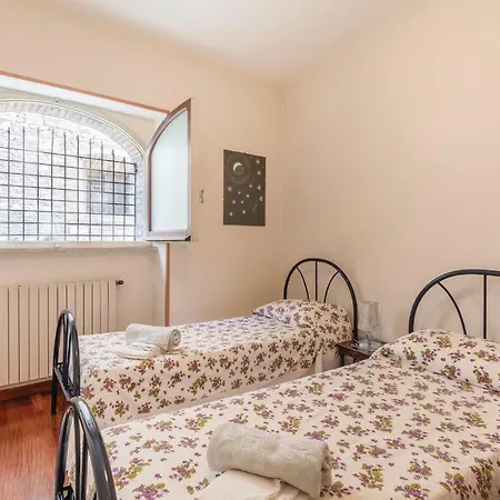 Three-bedroom In -pg- Apartment Assisi